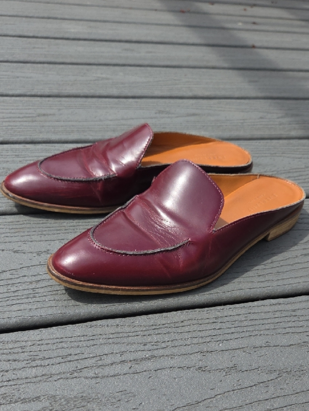 Everlane Women's Maroon Leather Slip-On Loafers - Picture 6 of 8